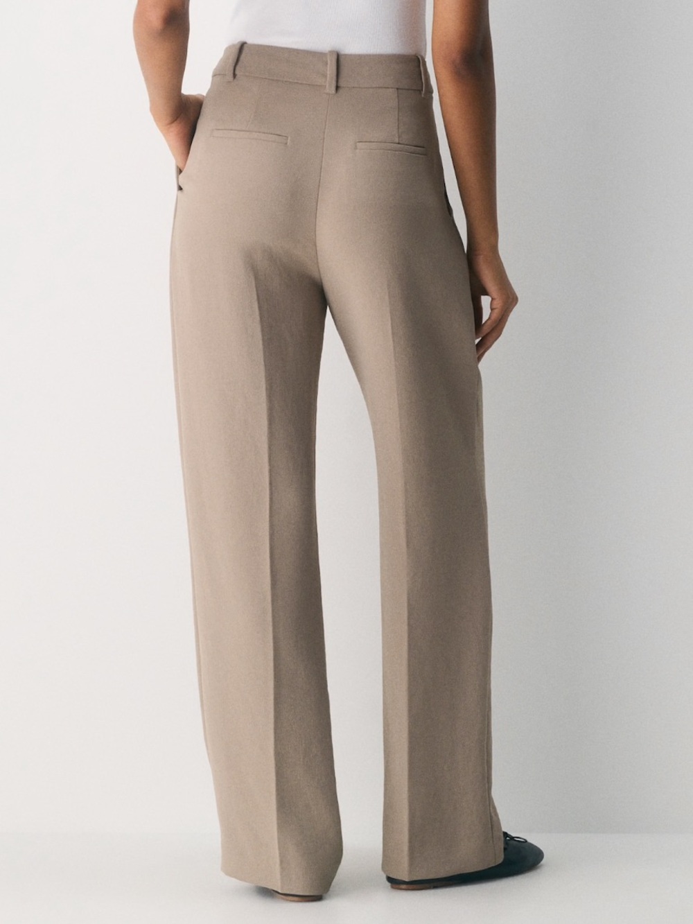 ARITZIA Effortless Pants Taupe